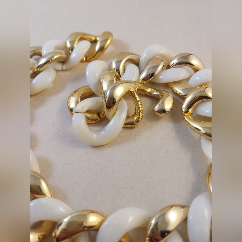 Chic Gold and White Link Necklace - Picture 5 of 12